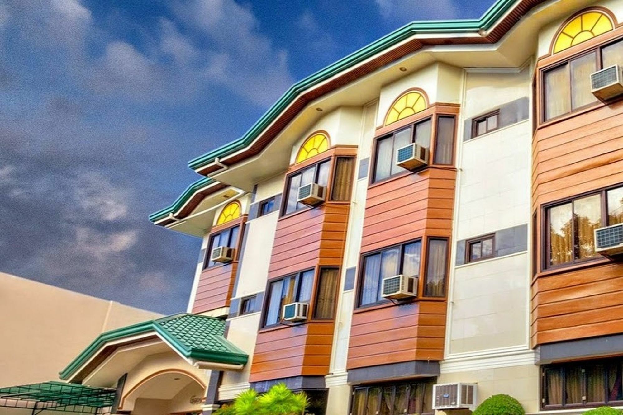Zen Rooms Vest Grand Suites Bohol Tagbilaran Dış mekan fotoğraf